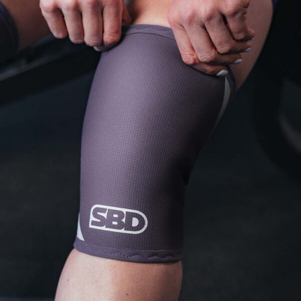 SBD ASPIRE WEIGHTLIFTING KNEE SLEEVES 5MM - Image 2